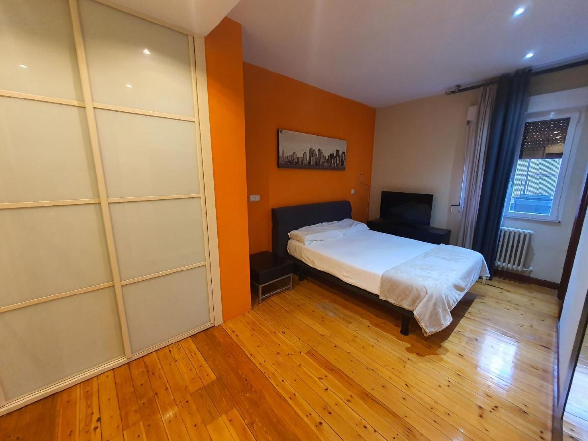 Teo Apartment Pamplona Bagian luar foto